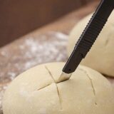 パン作りの道具「クープナイフ」とは？使い方や100均で買える代用品、おすすめ商品・5選