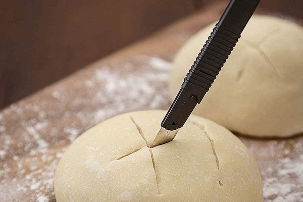 パン作りの道具「クープナイフ」とは？使い方や100均で買える代用品、おすすめ商品・5選