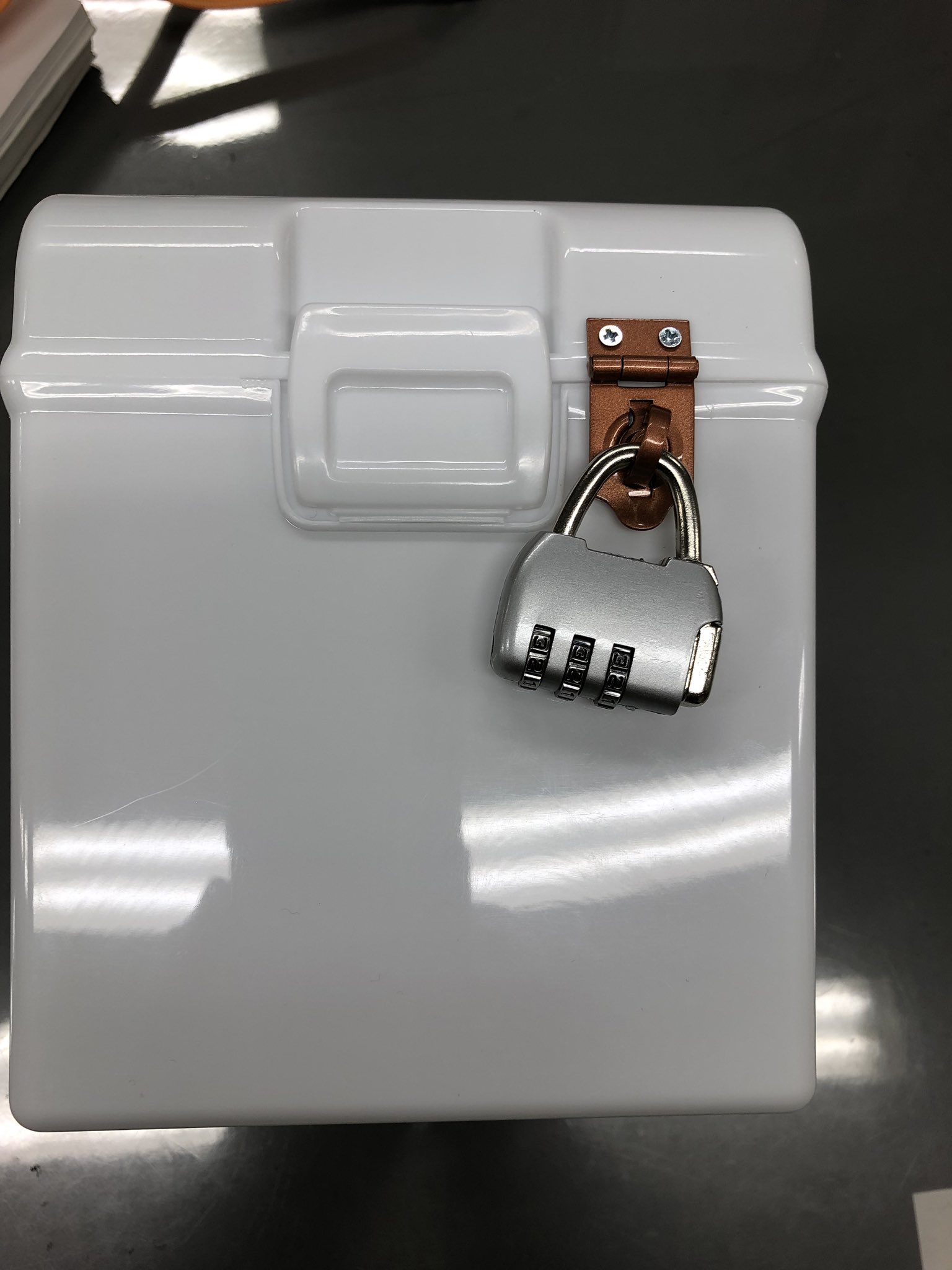 鍵付き プラスチックボックス 最短即日出荷 _ 鍵付き収納ボックス – XVWC
