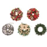 セリアなど100均で買える?人気の「クリスマスリース」おすすめランキング5選。ニトリも調査